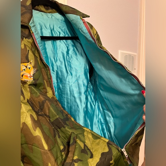 Vintage Vietnam War Souvenir Quilted Tour Embroidered Camo Jacket 69-70 PHU BAI - Picture 10 of 16